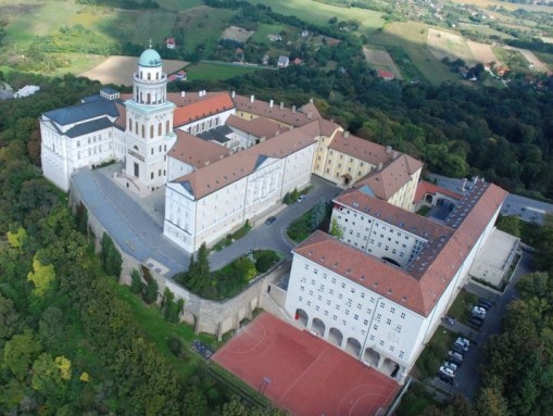   - Pannonhalmi Főapátság