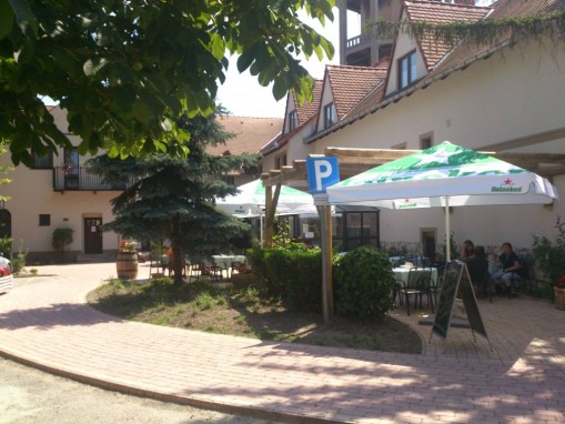   - Révész Hotel Győr